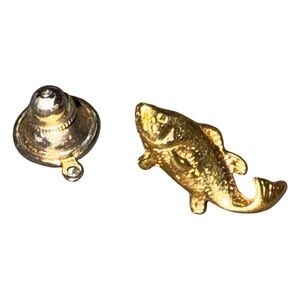 14 kt Gold fish tie pin scratch tested good